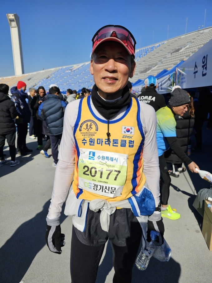 2023경기국제하프마라톤대회에 참가한 정진우 씨(74) (사진=고륜형 기자)