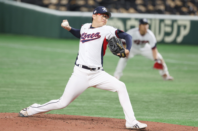 12일 일본 도쿄 도쿄돔에서 열린 2023 월드베이스볼클래식(WBC) 1라운드 B조 3차전 한국과 체코의 경기에서 한국 선발 박세웅이 역투하고 있다. (사진-=연합뉴스)