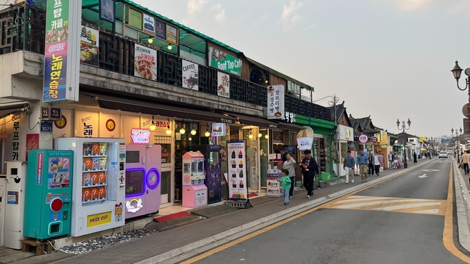 지난 10일 찾은 황리단길 모습. ( 사진 = 김샛별 기자 )