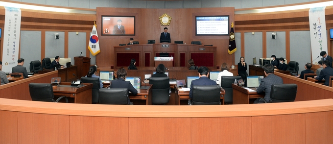 오산시의회, 제275회 임시회 개회하고 추가경정예산안 등 14건의 안건을 처리할 예정이다.(사진=오산시 의회 제공)