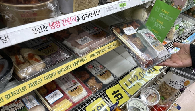 편의점업계가 런치플레이션에 발맞춰 가성비 도시락을 선보이고 있다. (사진=경기신문)