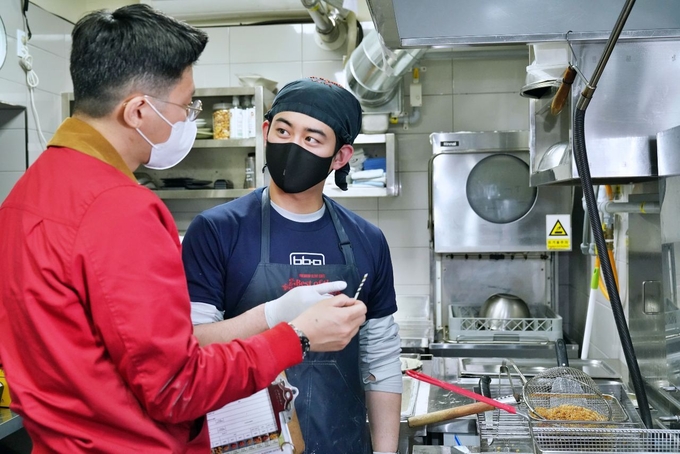 (사진=제너시스BBQ 제공)