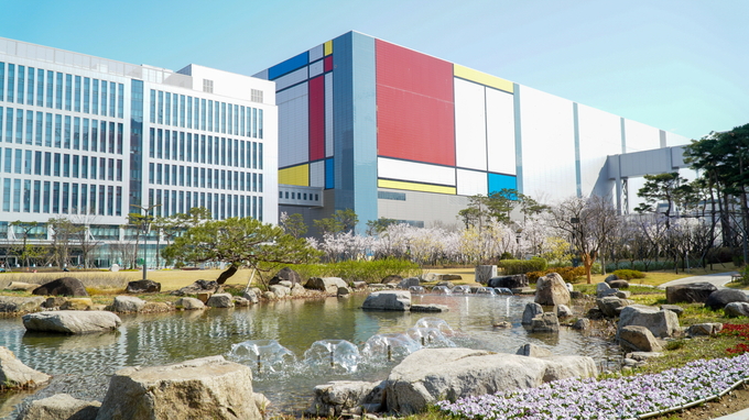 삼성전자 평택사업장 내부에 조성된 연못 모습.(사진=삼성전자 제공)