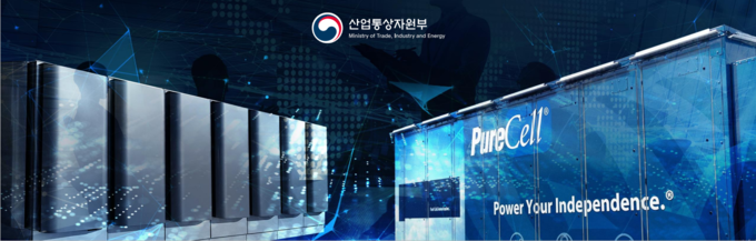 SK에코플랜트의 연료전지(왼쪽)와 두산퓨얼셀의 연료전지 (사진=산업통상자원부 제공)