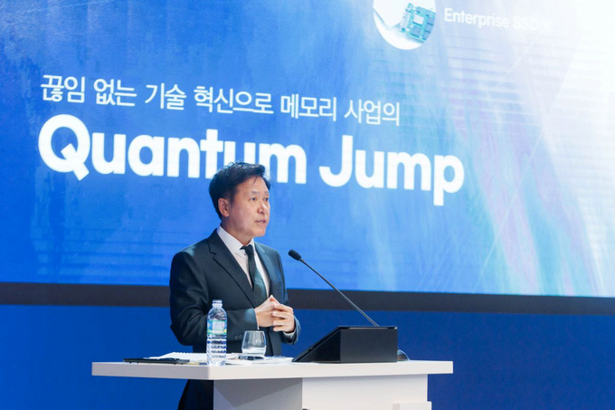 박정호 SK하이닉스 부회장이 29일 열린 주주총회에서 발언하고 있다.