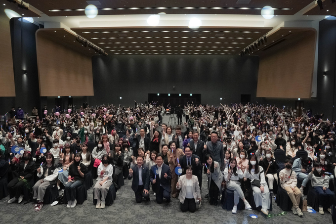 시흥시청소년재단(이사장 임병택, 대표이사 이덕희/이하, ‘재단’)은 관내 청소년동아리 활동을 보다 효과적이고 체계적으로 지원하고자 ‘2023 시흥시청소년동아리 연합인준식’을 서울대학교 시흥캠퍼스 컨벤션센터에서 개최했다.(사진=시흥시 제공).