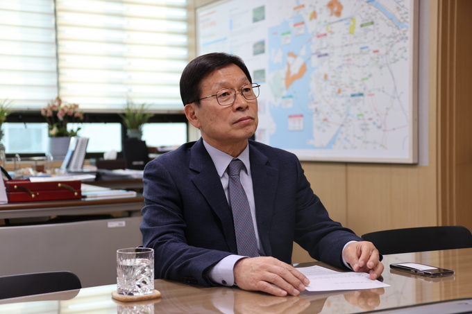 조동암 인천도시공사 사장이 경기신문과 인터뷰를 하고 있다. ( 사진 = 인천도시공사 제공 ) 