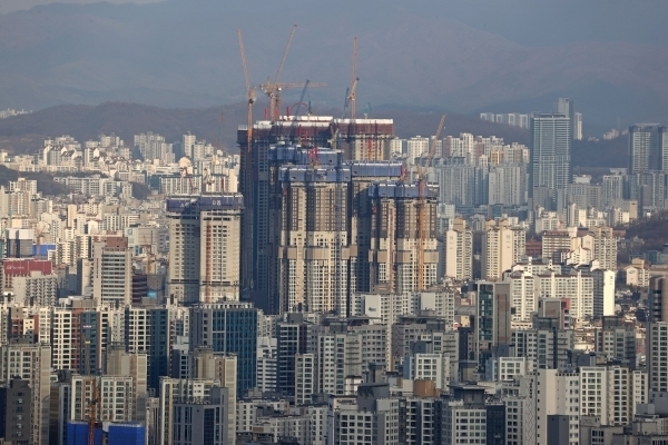전국에서 미분양 행렬이 이어지는 가운데 서울을 포함한 수도권에서도 미분양이 속출하고 있다. (사진=연합뉴스 제공)
