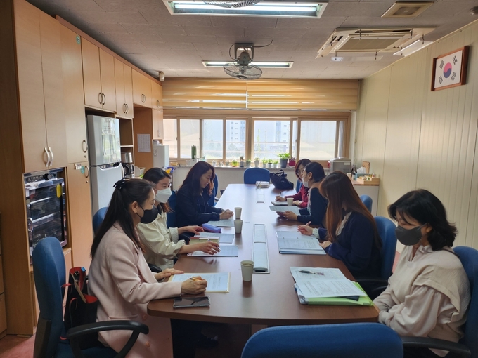 군포의왕교육지원청이 4월부터 학교로 찾아가는 맞춤학습상담프로그램 운영.하고 있다.