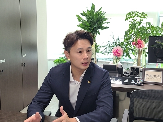 경기도의회는 11일 문화체육관광위원회 부위원장인 황대호 의원(민주‧수원3)이 대표발의한 ‘경기도 공공체육시설 적극 개방 지원 조례안’을 입법예고 했다. (사진=경기신문DB)