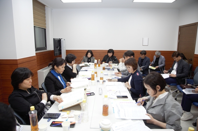 남양주시의회 복지환경위원회는 2023년 제1회 추가경정예산안 심사에 대비해 사전보고회를 개최했다.(사진=남양주시의회 제공)
