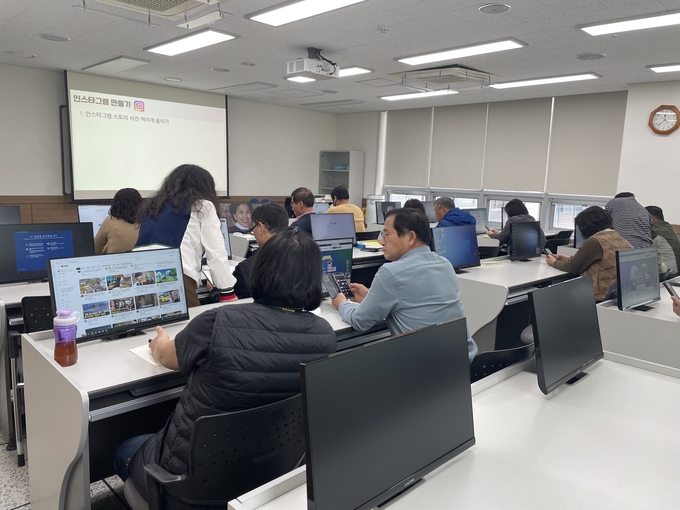 여주시는 여주시 소상공인 맞춤형 정보화교육 프로그램을 개강했다. (사진=여주시 제공)