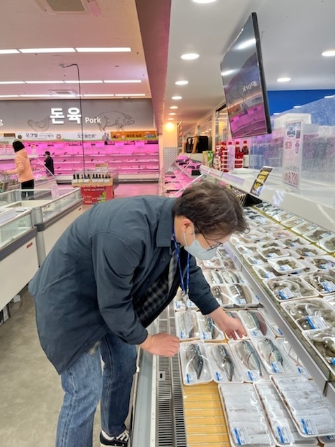 용인특례시가 먹거리 안전 검사를 진행한 모습. (사진=용인특례시 제공)