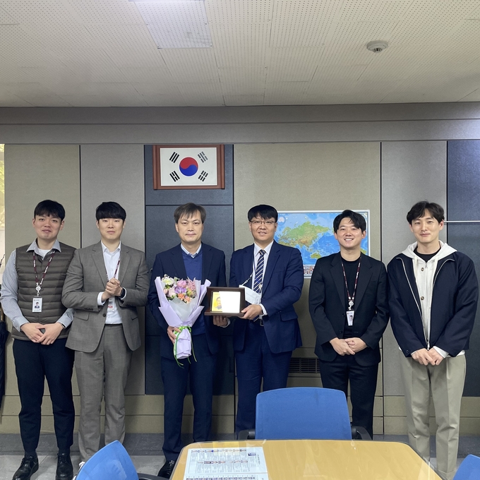 '경기도교육청 베스트 간부' 이근규 과장‧이상무 사무관 선정