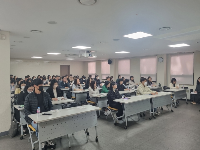  시흥시, 효율적인 시정 홍보 위한 보도자료 작성 교육을 실시했다.(사진=시흥시 제공).
