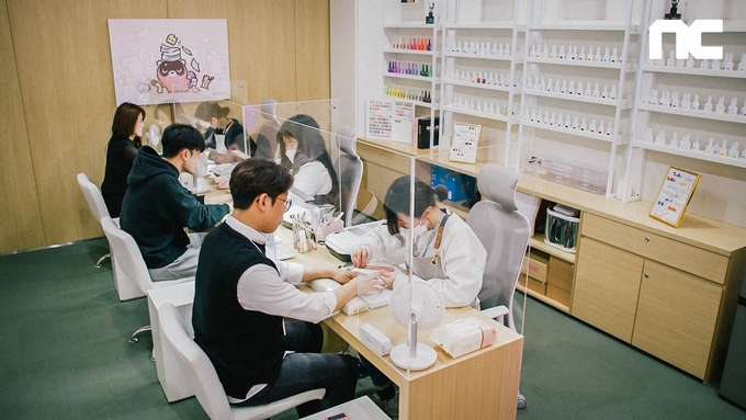 엔씨소프트의 네일케어룸 (사진=엔씨소프트 제공)