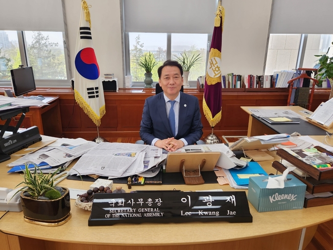 이광재 국회 사무총장이 지난 12일 경기신문과의 인터뷰를 진행하고 있다. (사진=김한별 기자)