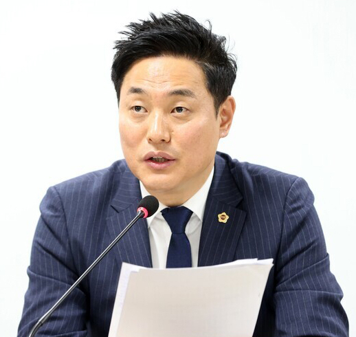 경기도의회 건설교통위원회 소속 오석규 의원(민주‧의정부4)은 20일 제368회 임시회 본회의 5분 발언을 통해 기회소득에 대한 개념 정립과 대상 확대 등을 김 지사에게 제안했다. (사진=경기도의회 제공)