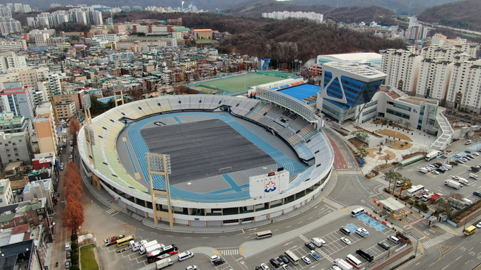 제13회 경기도장애인체육대회 2023 성남이 27일부터 4일간 성남시 일원에서 개최된다. 대회 개회식이 열릴 성남종합운동장 전경. (사진=경기도종합체육대회 추진단 제공)
