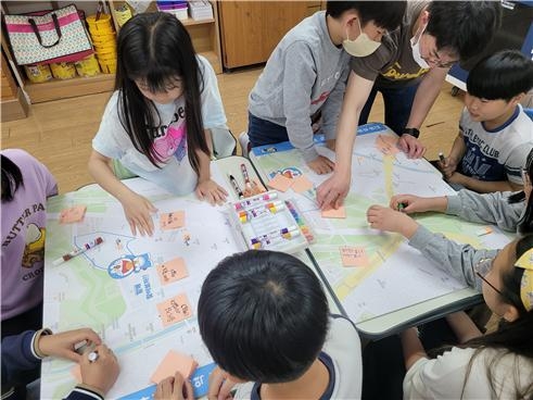 수원 연무초등학교가 스마트 리빙랩 운영하고 있다. (사진=수원교육지원청 제공)