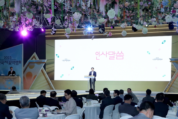 이동환 고양시장이 기자단을 상대로 인사말을 하고 있다. (사진=박광수 기자)