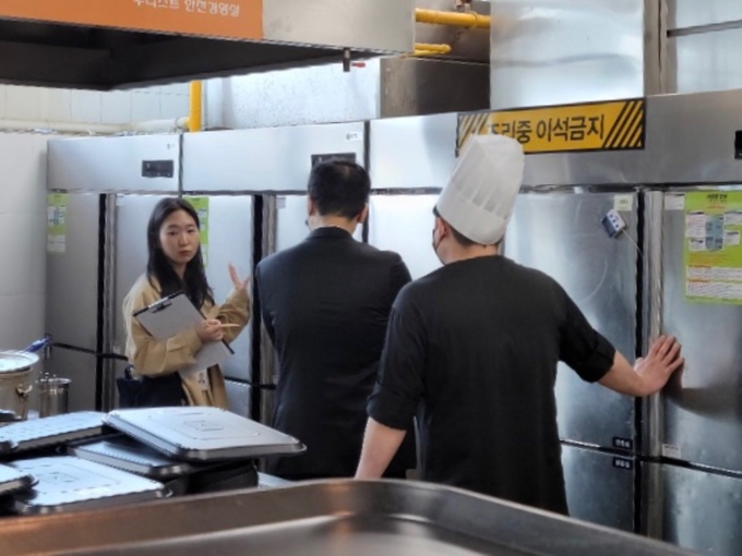 과천시가 서울대공원과 국립과천과학관 내에 있는 급식 시설을 대상으로 위생 점검을 실시한다.(사진=과천시 제공)