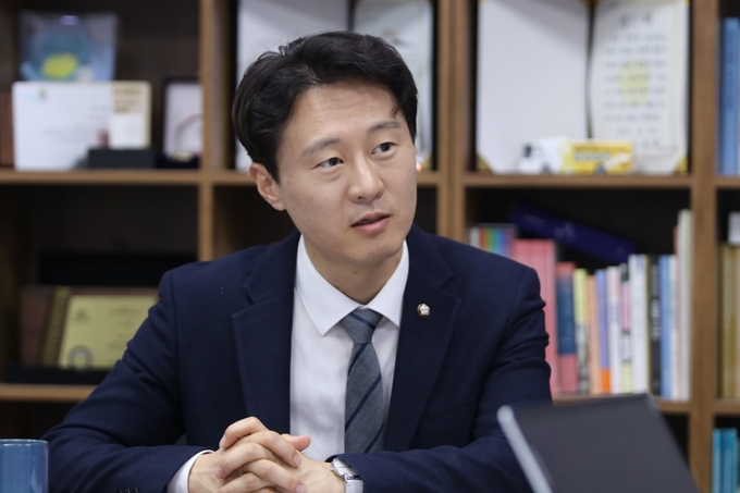 국회 법제사법위원회 소속 이탄희 국회의원(민주·용인정). (사진=이탄희 의원실 제공)