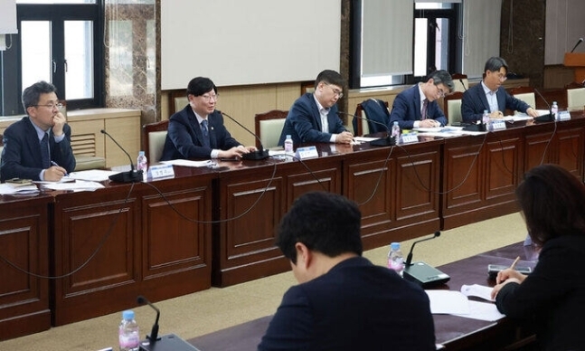 지난 3일 열린 은행권 경영·영업관행·제도개선 TF 7차 실무작업반 회의. (사진=금융위원회 제공)
