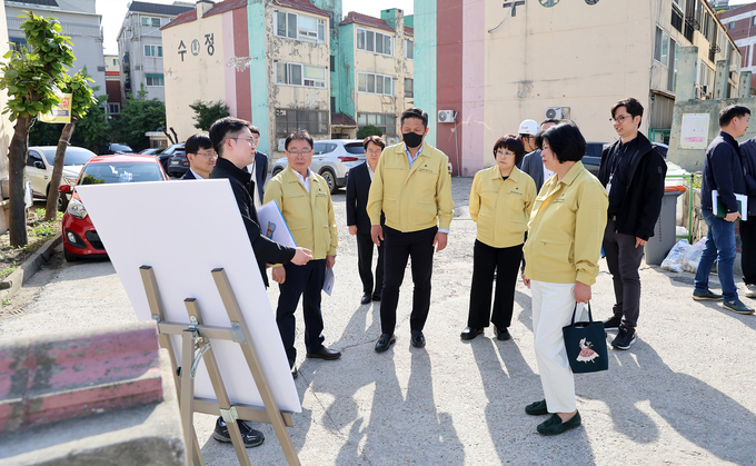 시흥시의회 LH 도시조성·공공주택사업 개선 촉구 특별위원회가 지난 8일 현장방문을 실시했다.(사진=시흥시의회 제공).