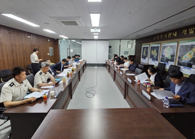 남양주소방서는 지난 10일 관내 신도시 개발 지역(왕숙1·2지구) 화재안전을 위해 관계기관과 간담회를 실시했다.(사진=남양주소방서 제공)
