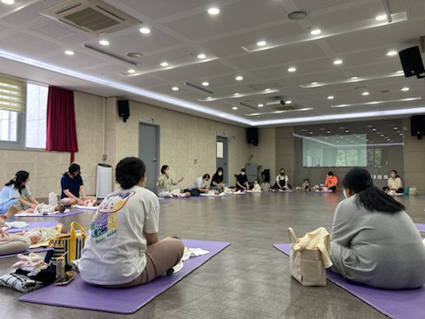 군포시 산본보건지소가 ‘아기 마사지교실’ 개강했다. (사진=군포시 보건소 제공)