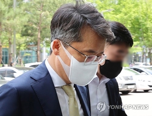 2022년 6월 정보통신망침해·개인정보보호법 위반 혐의에 대한 형사소송 1심 선고 공판에 출석한 박현종 bhc 회장. (사진=연합뉴스 제공)