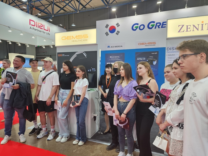 경기도는 지난 17~19일 카자흐스탄 알마티에서 열린 ‘2023 카자흐스탄 의료기기전시회(Kazakhstan International Healthcare Exhibition)’에 경기도 의료산업체 공동관을 구성했다. (사진=경기도 제공)