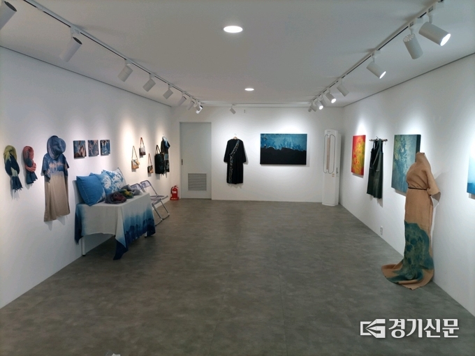 결 갤러리 장경애 섬유공예전 모습(사진=안성시 제공)