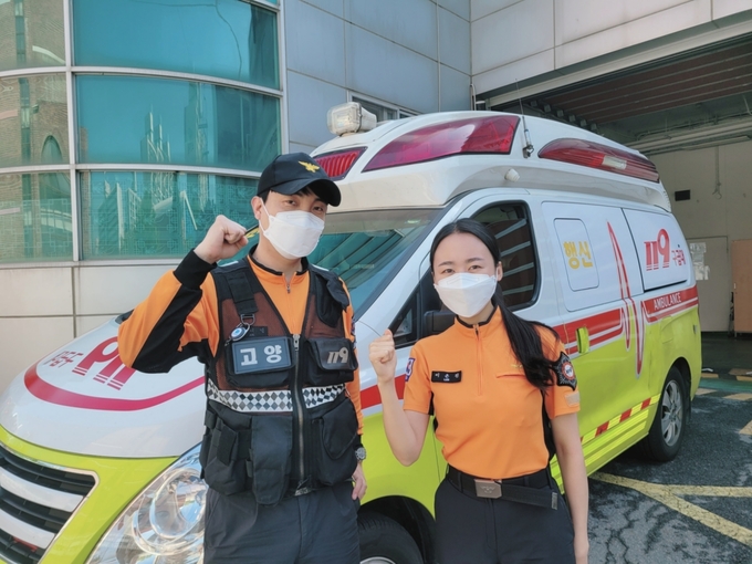 고양소방서 119구급대원들의 신속한 응급처치로 임산부가 구급차 안에서 무사히 새 생명을 출산했다. (사진=고양소방서 제공)