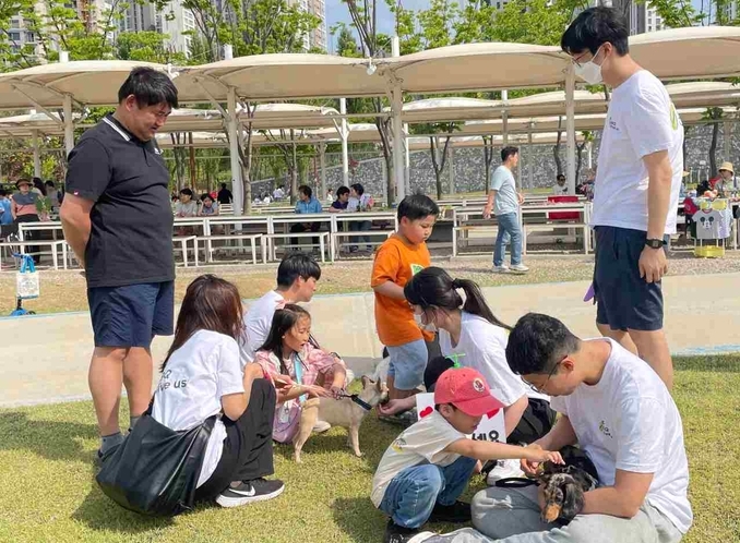 (사진=제너시스BBQ 제공)