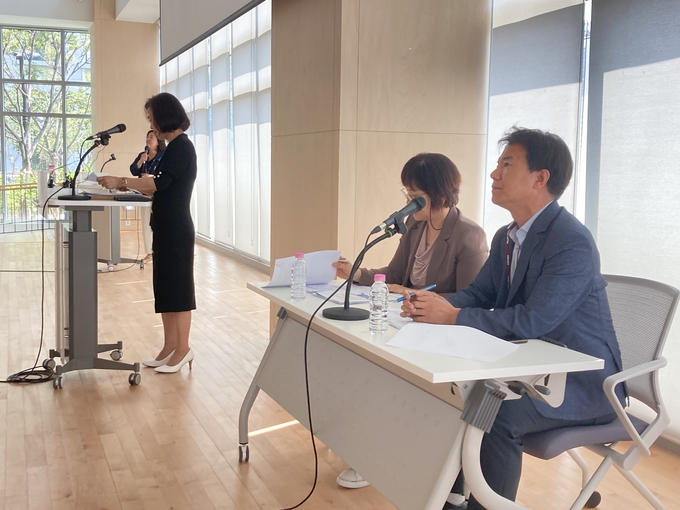 13일 오전 경기도교육청 브리핑실에서 관계자들이 '2023 경기 책임돌봄 정책 브리핑'을 진행하고 있다. (사진=이보현 기자)