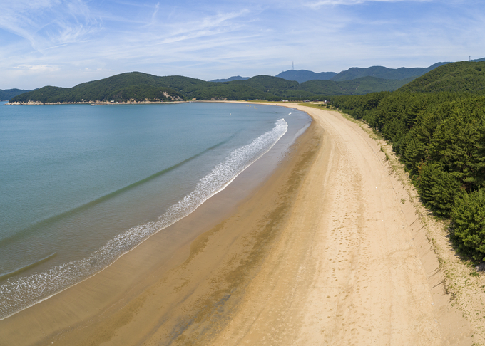 덕적도 서포리해수욕장. ( 사진 = 옹진군 제공 )