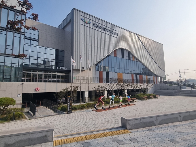 오산시시설관리공단 오산오색문화체육센터에서 진행하는 문화·스포츠강좌 수강생 모집. (사진=오산시시설관리공단 전경)
