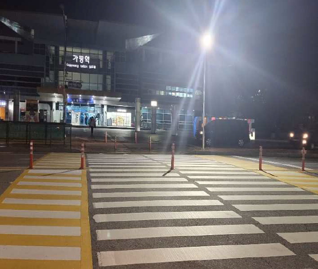 가평경찰서가 보행자 보호를 위해 설치한 투광등. (사진=가평경찰서 제공)
