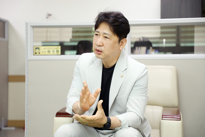 수원시의회 현경환 문화체육교육위원회 부위원장. (사진=나규항 기자)