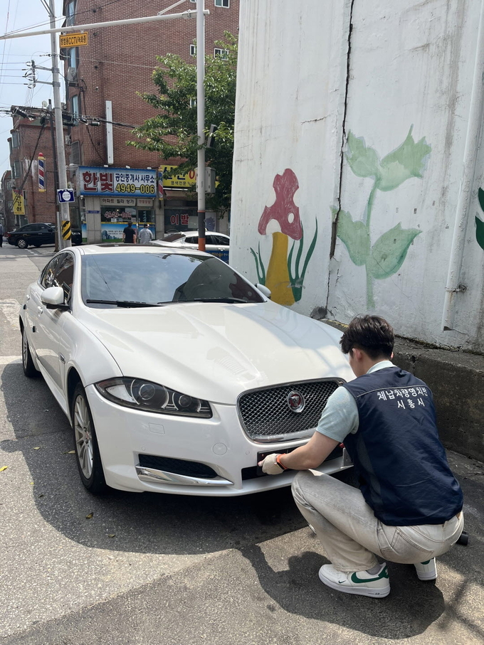 시흥시가 오는 28일을 2023년 상반기 ‘체납 차량 일제 단속의 날’로 지정하고, 자동차세와 과태료 체납 차량(대포 차량 포함)에 대해 번호판 영치를 실시한다. (사진=시흥시 제공)