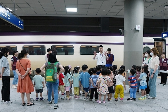 어린이 철도·교통 안전캠페인 교육. (사진=SR 제공)