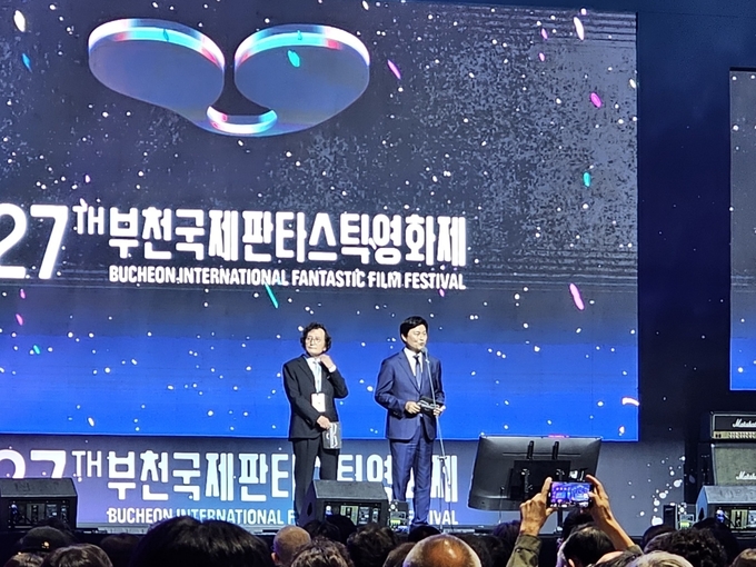 '제27회 부천국제판타스틱영화제 정지영 조직위원장(왼쪽)과 조용익 조직위원장. (사진=고륜형 기자)