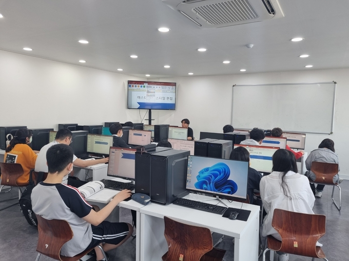 군포의왕교육지원청 특수교육대상학생 ITQ 자격취득 프로그램 운영하고 있다.