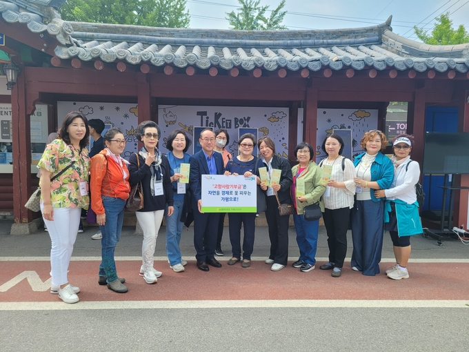 농협 가평군지부가 고향사랑기부제 홍보 활동을 펼치고 있다. (사진=농렵 가평군지부 제공)