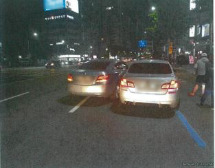 A씨 등이 고의로 차량 사고를 낸 모습. ( 사진 = 인천경찰청 제공 )