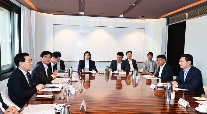 이상일 용인특례시장이 지난 7일 ‘용인 첨단 시스템반도체 국가산업단지 전력공급 대책 회의’에 참석했다. (사진=용인시 제공)