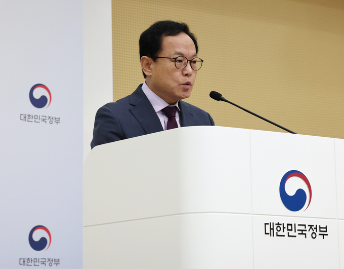 김승호 인사혁신처장이 10일 오전 세종시 정부세종청사에서 제2차 부처 인사 유연성·자율성 제고 종합계획을 발표하고 있다. (사진=연합뉴스)
