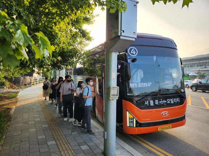출퇴근 시간대 검단신도시에서 계양역 방면으로 이동하는 MODU 차량. ( 사진 = iH 제공 )